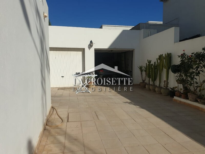 Villa S+4 à La Soukra